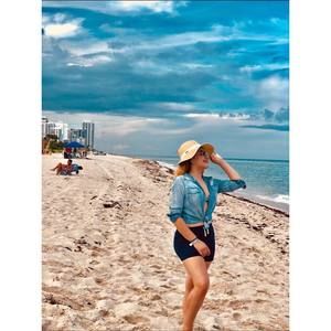 Meet your Posher, Stephanie